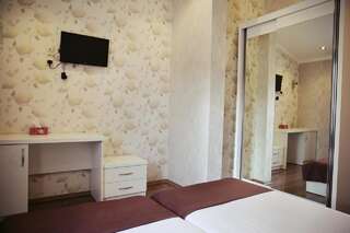 Отель Rondo Hotel Тбилиси Стандартный двухместный номер с 2 отдельными кроватями-9